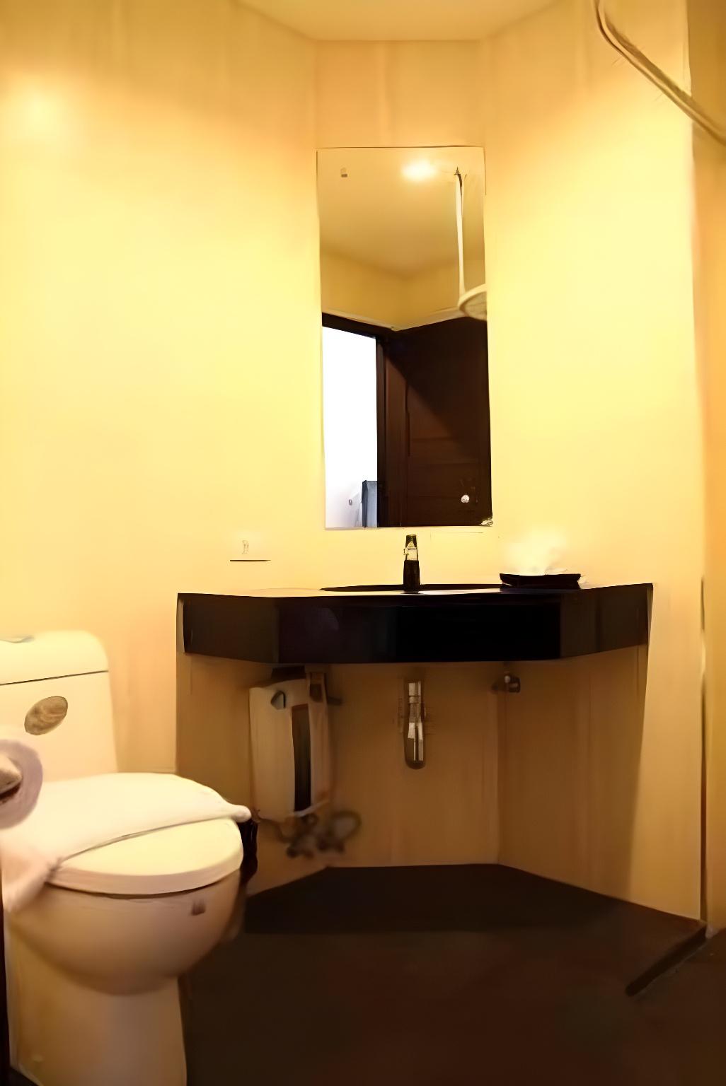 Фото The White Pearl Hotel