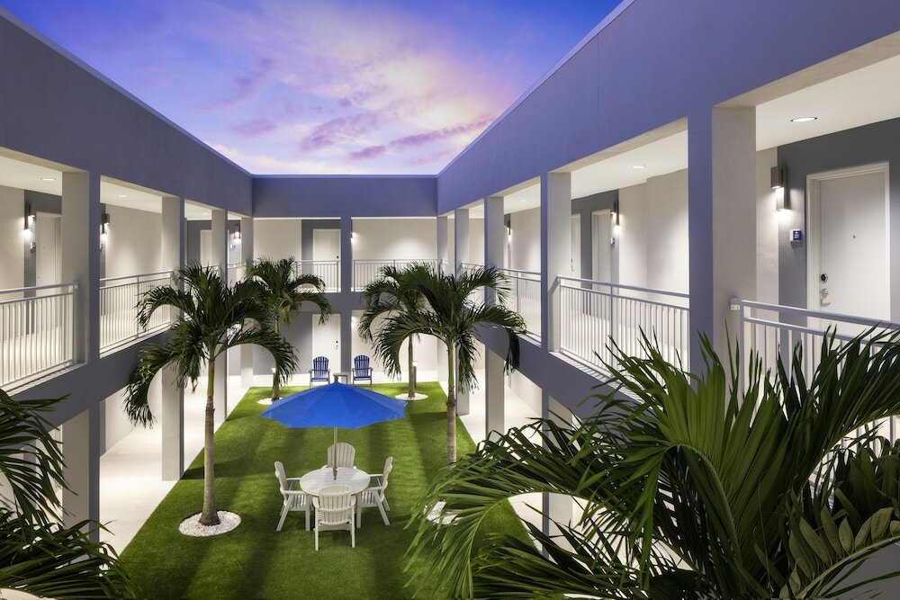 Фото Star Suites: An Extended Stay Hotel