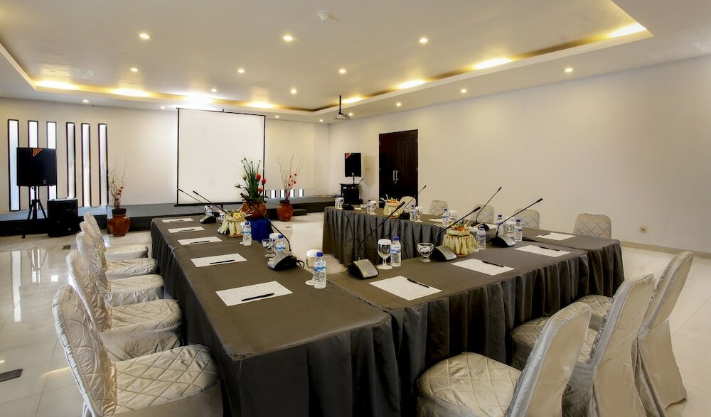 Фото The Radiant Hotel