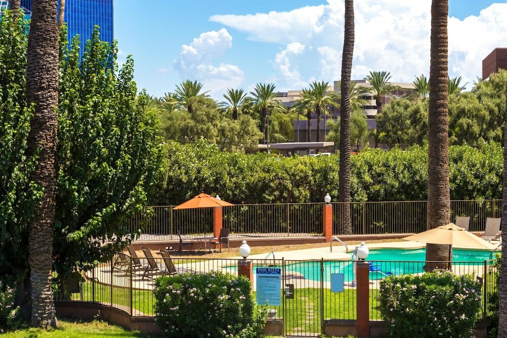 Фото Howard Johnson by Wyndham Phoenix Airport/Downtown Area