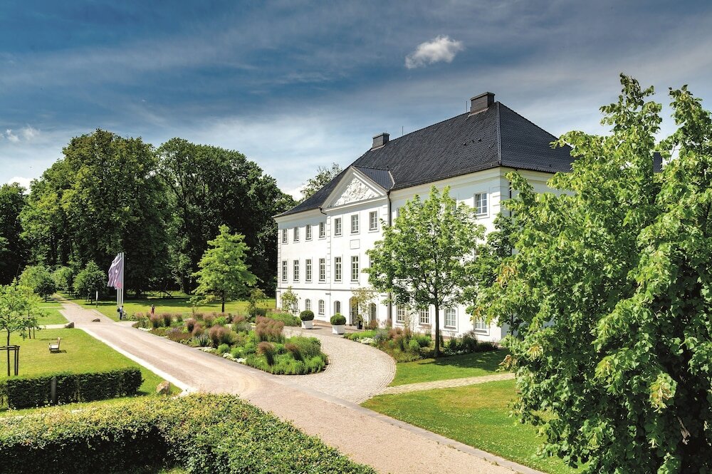 Фото Schlossgut Gross Schwansee