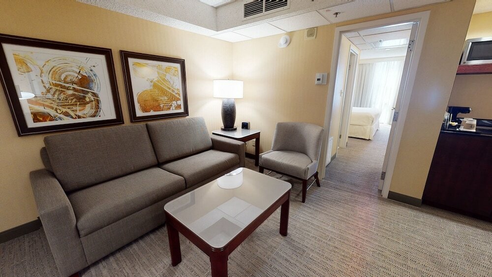 Фото Sheraton West Des Moines Hotel