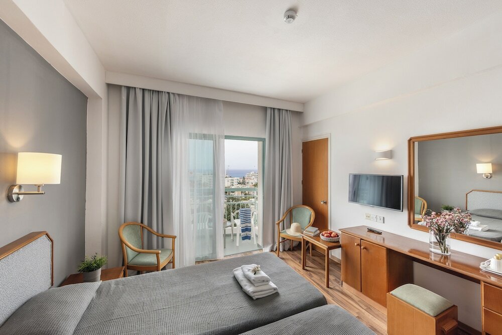 Фото Antigoni Hotel