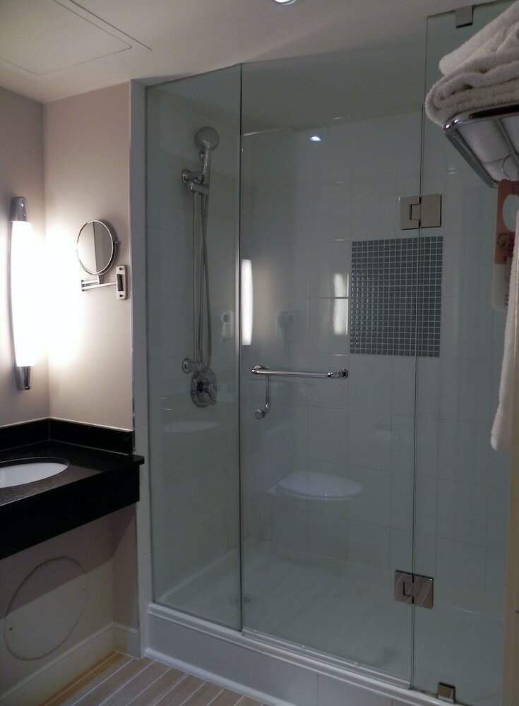 Фото DoubleTree by Hilton Ottawa Downtown