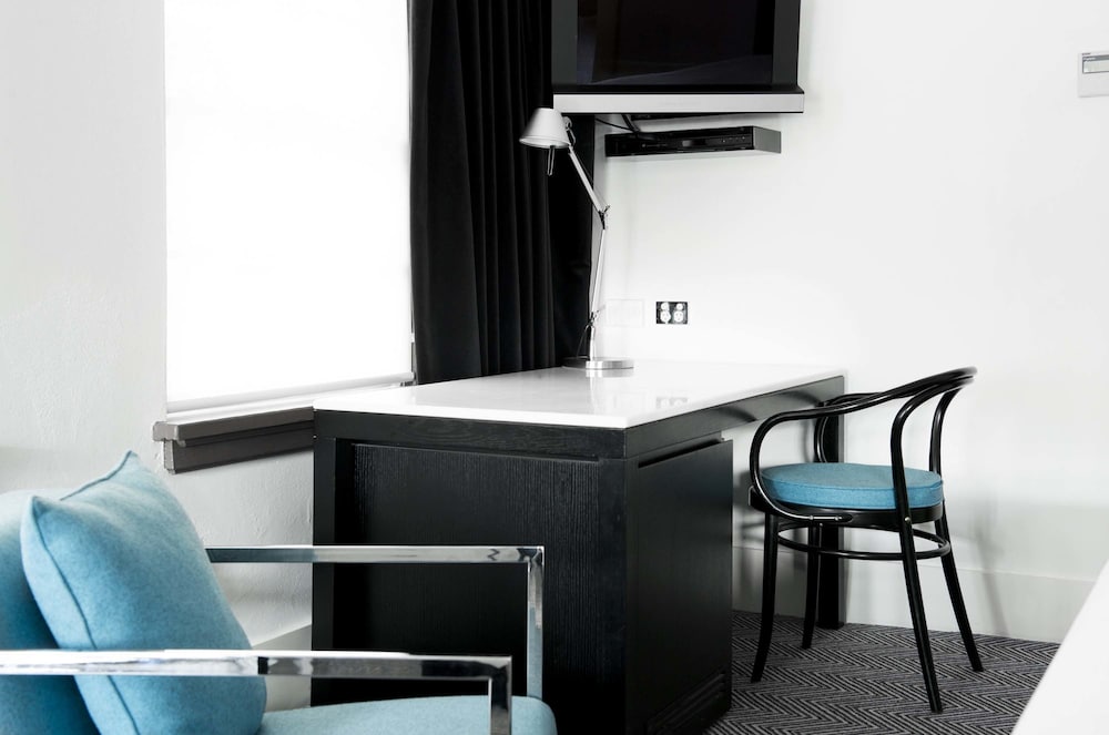 Фото Peppers Gallery Hotel Canberra