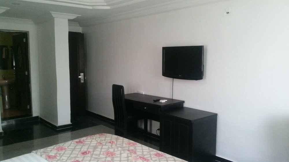 Фото Belvoir Hotel