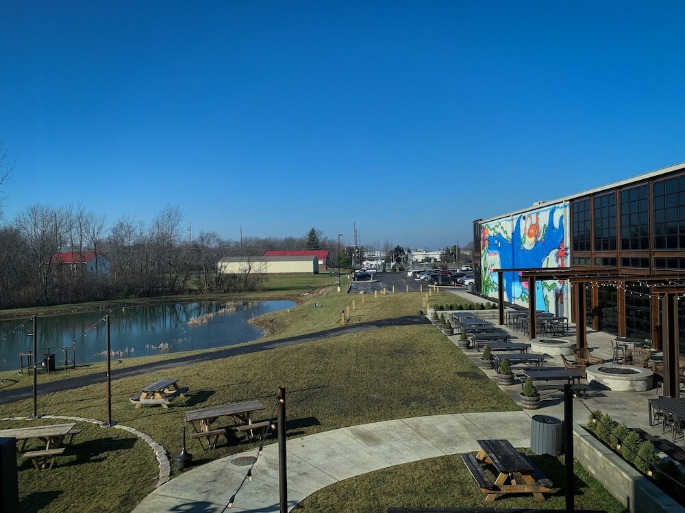 Фото DogHouse Hotel and Brewery