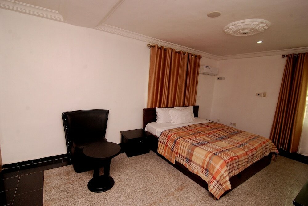 Фото Belvoir Hotel