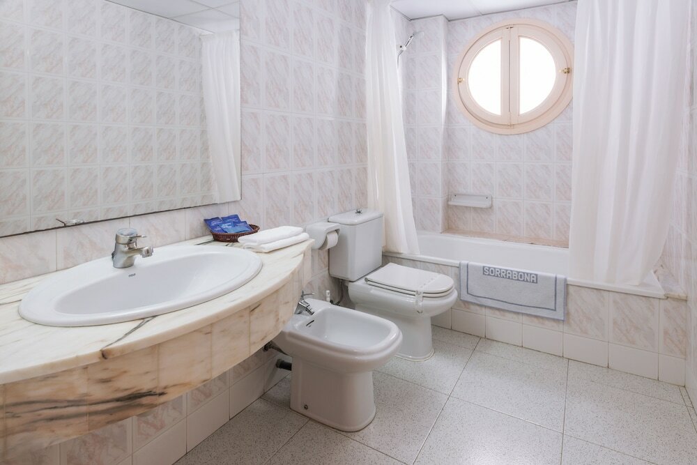 Фото Hotel Sorrabona