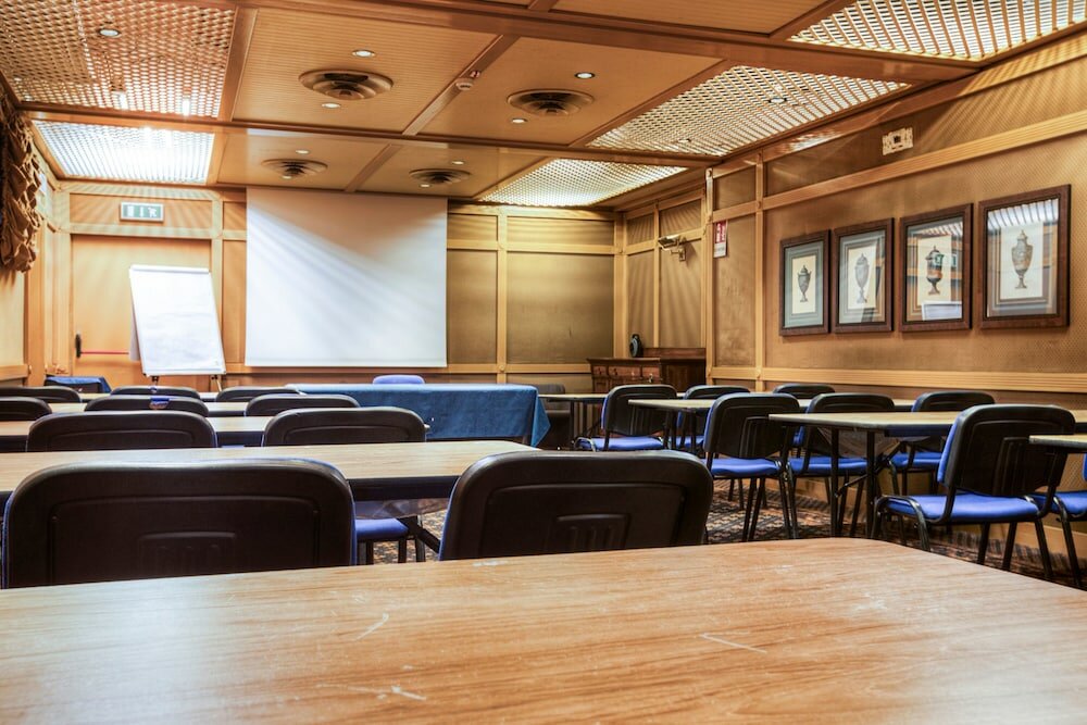 Фото Colony Hotel