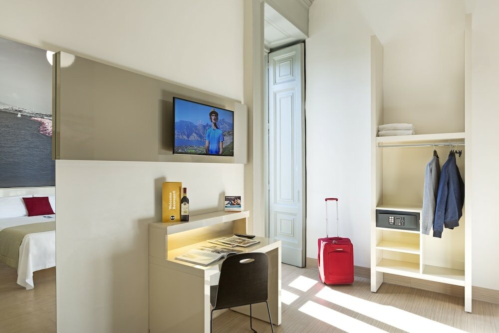 Фото B&B Hotel Napoli