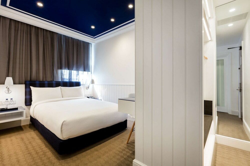 Фото Radisson Blu Hotel, London Tottenham Court Road