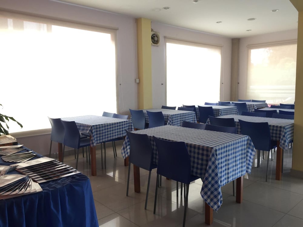 Фото Raja Inn Hotel