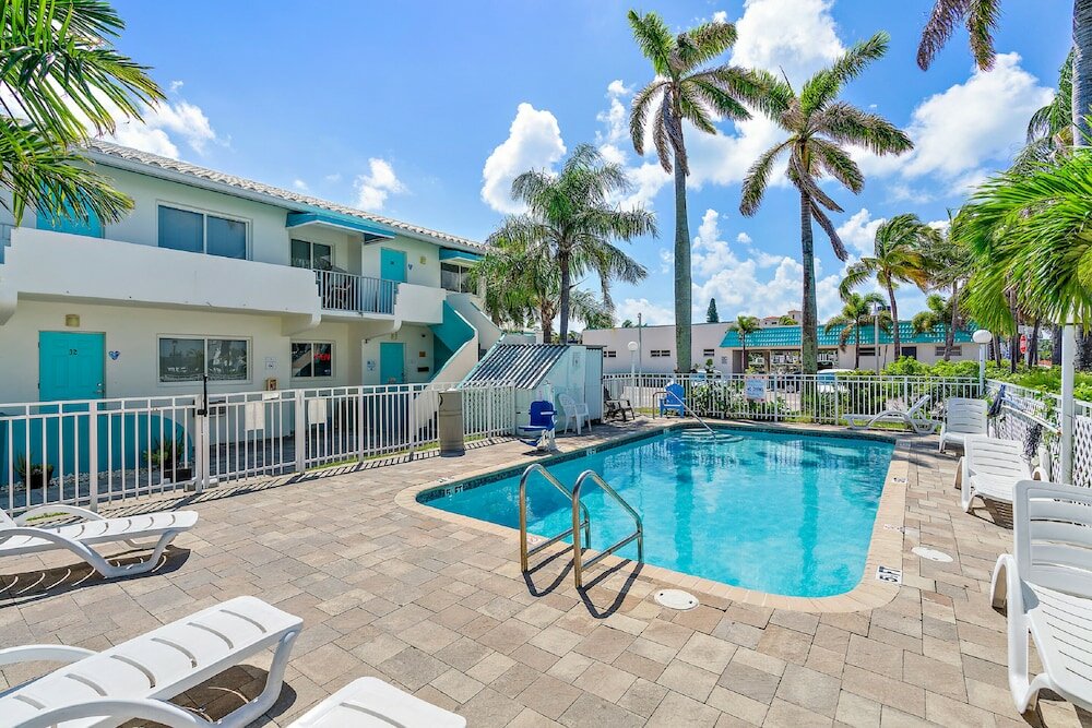 Фото Hollywood Beachside Boutique Suites