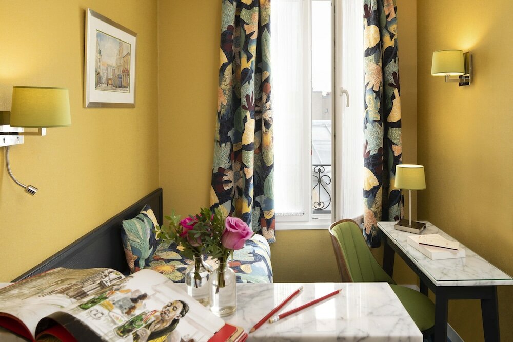 Фото Hotel Des Arts Paris Montmartre