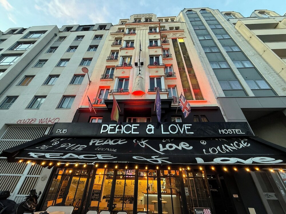 Фото Peace and Love Hostel - Hostel Paris