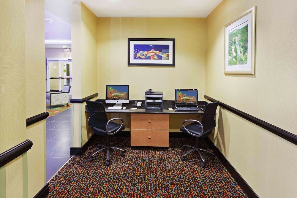 Фото La Quinta Inn & Suites by Wyndham Tulsa Catoosa Route 66