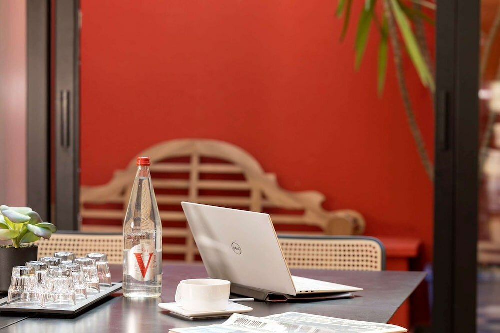 Фото Hotel Elysees 8