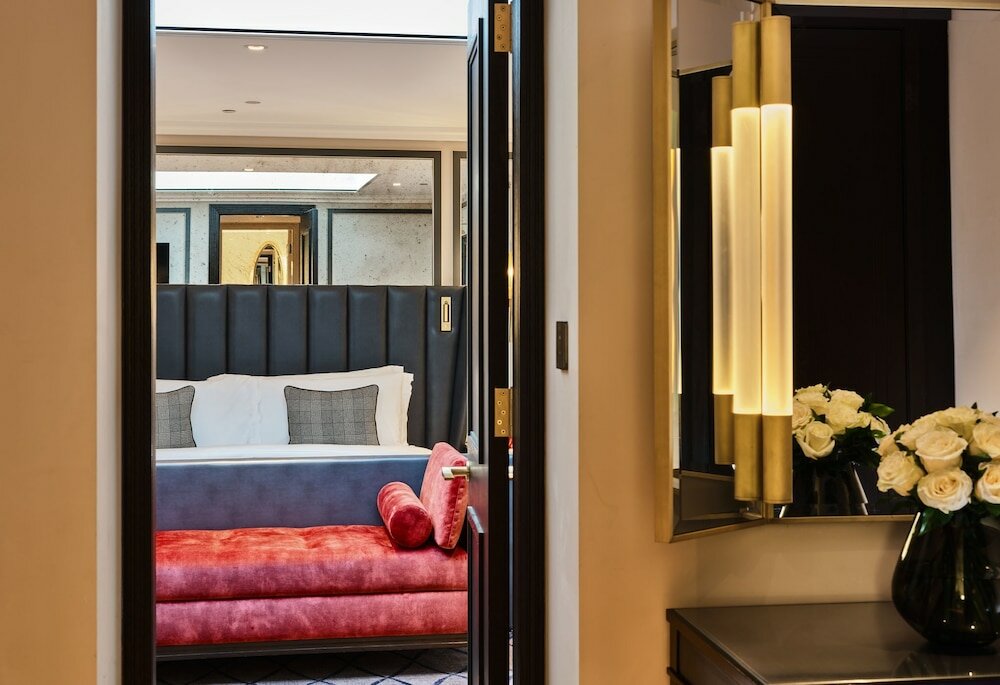 Фото The Mayfair Townhouse – an Iconic Luxury Hotel