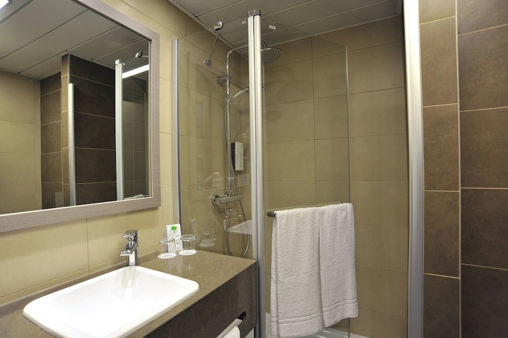 Фото Golden Tulip Kassel Hotel Reiss