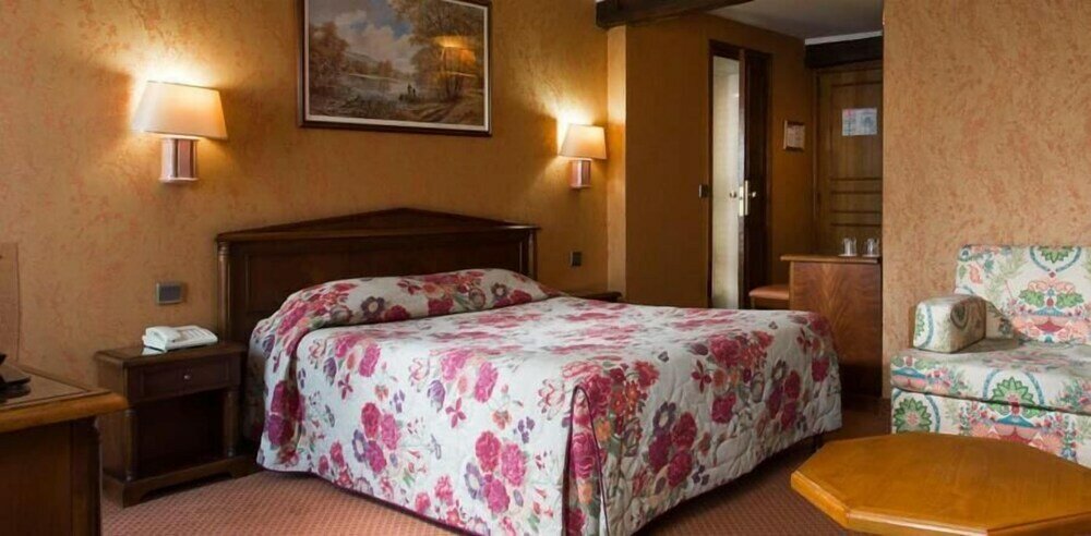 Фото Hôtel Meslay République