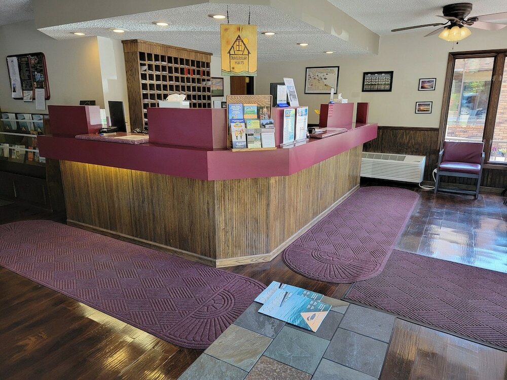 Фото Bavarian Haus Lakefront Inn