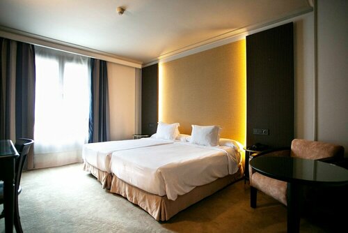 Внешний вид отеля Hotel Sercotel Ciudad de Oviedo в Овьедо, фото 2