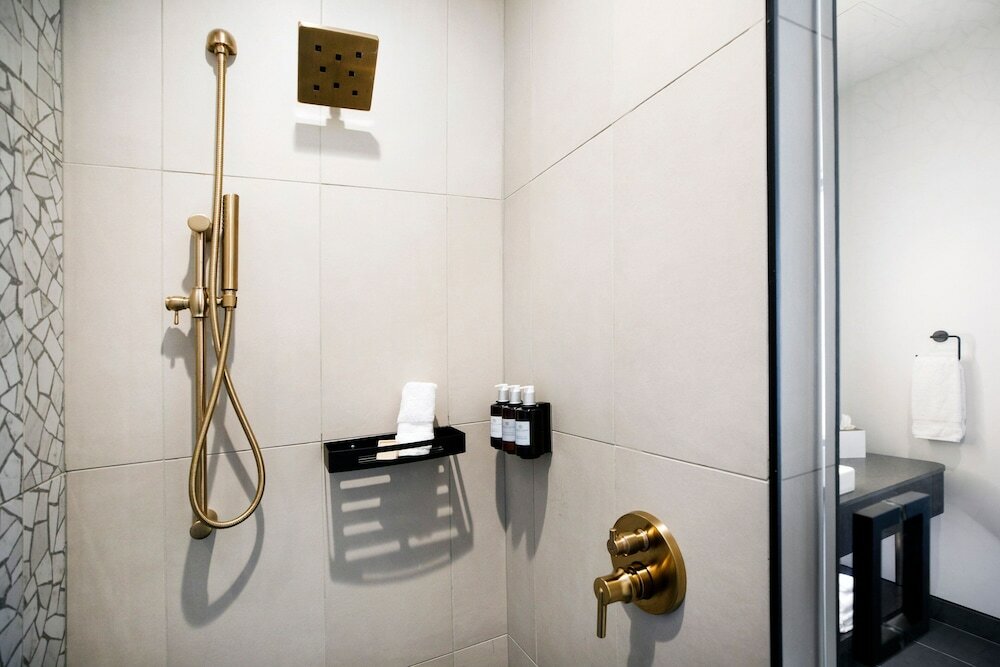 Фото Hotel Indy, Indianapolis, a Tribute Portfolio Hotel