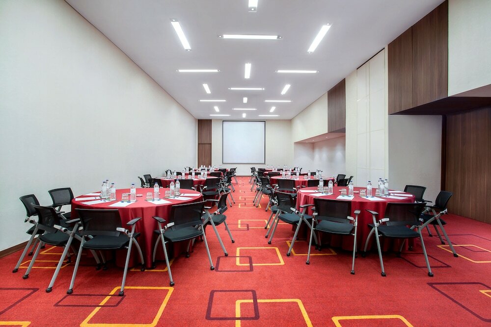 Фото Holiday Inn Express Jakarta Pluit Citygate, an Ihg Hotel