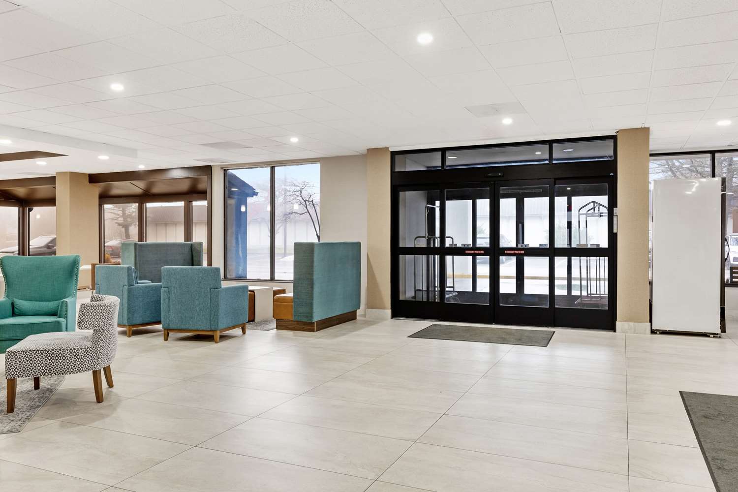 Фото Clarion Pointe Near Erie Casino