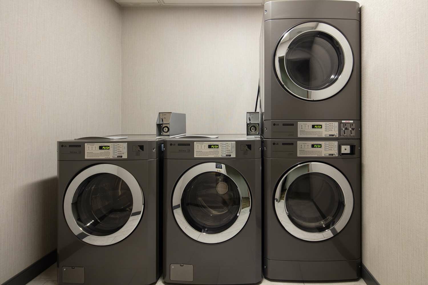 Фото Hampton Inn Medford