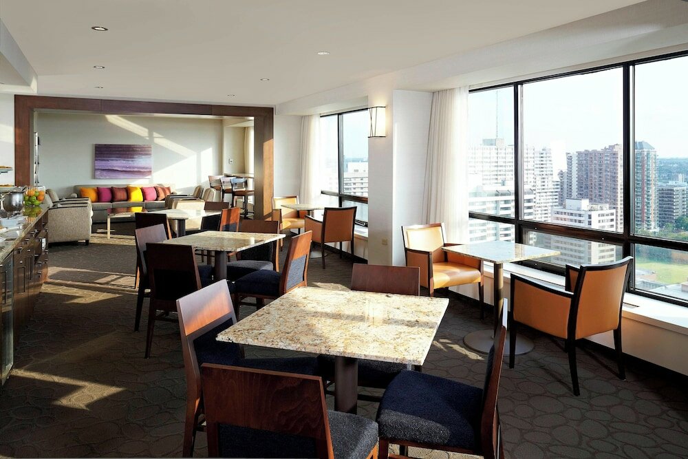 Фото Delta Hotels by Marriott Ottawa City Centre