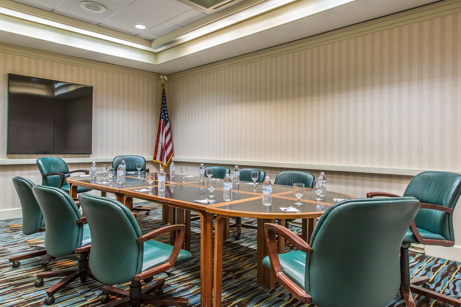 Фото Clarion Inn New London - Mystic