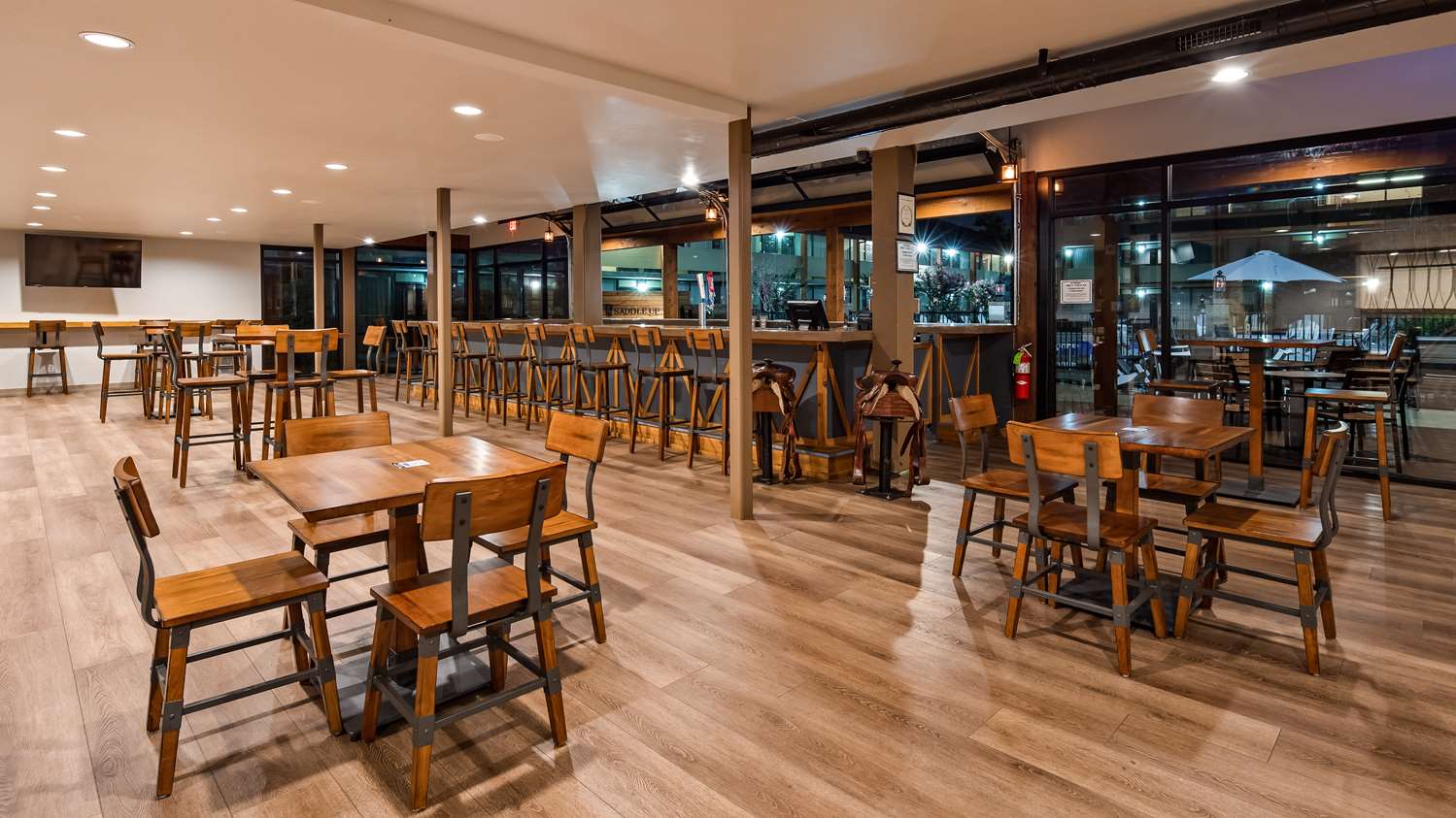 Фото Best Western Plus Saddleback Inn & Conference Center