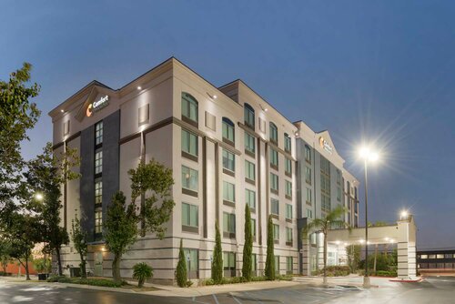 Гостиница Comfort Inn & Suites New Orleans Airport North в Кеннере