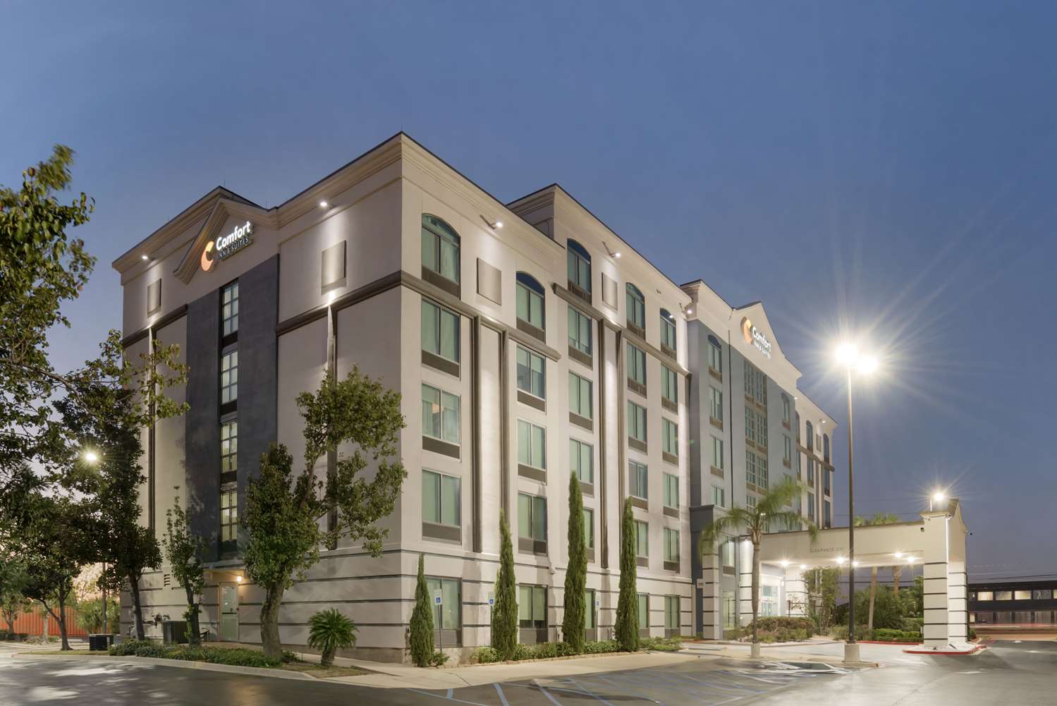 Фото Comfort Inn & Suites New Orleans Airport North