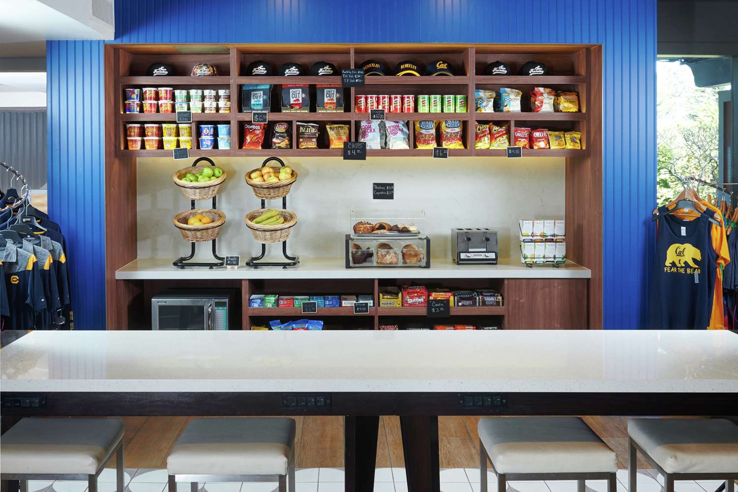 Фото DoubleTree by Hilton Hotel Berkeley Marina