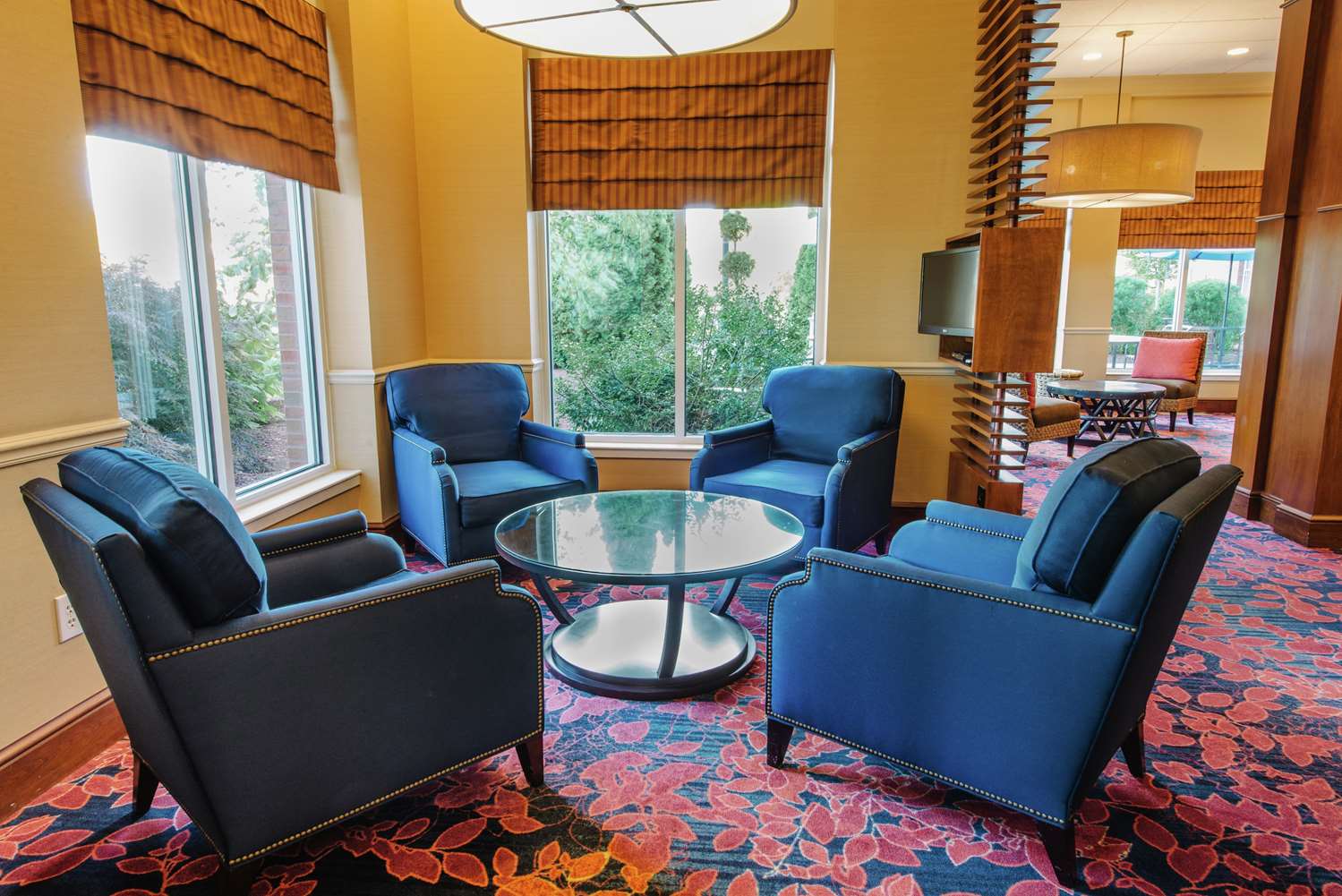 Фото Hilton Garden Inn Manchester Downtown