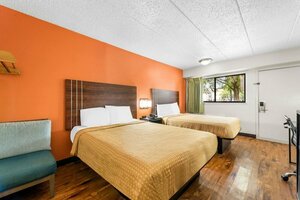 Гостиница Econo Lodge Charlotte Airport