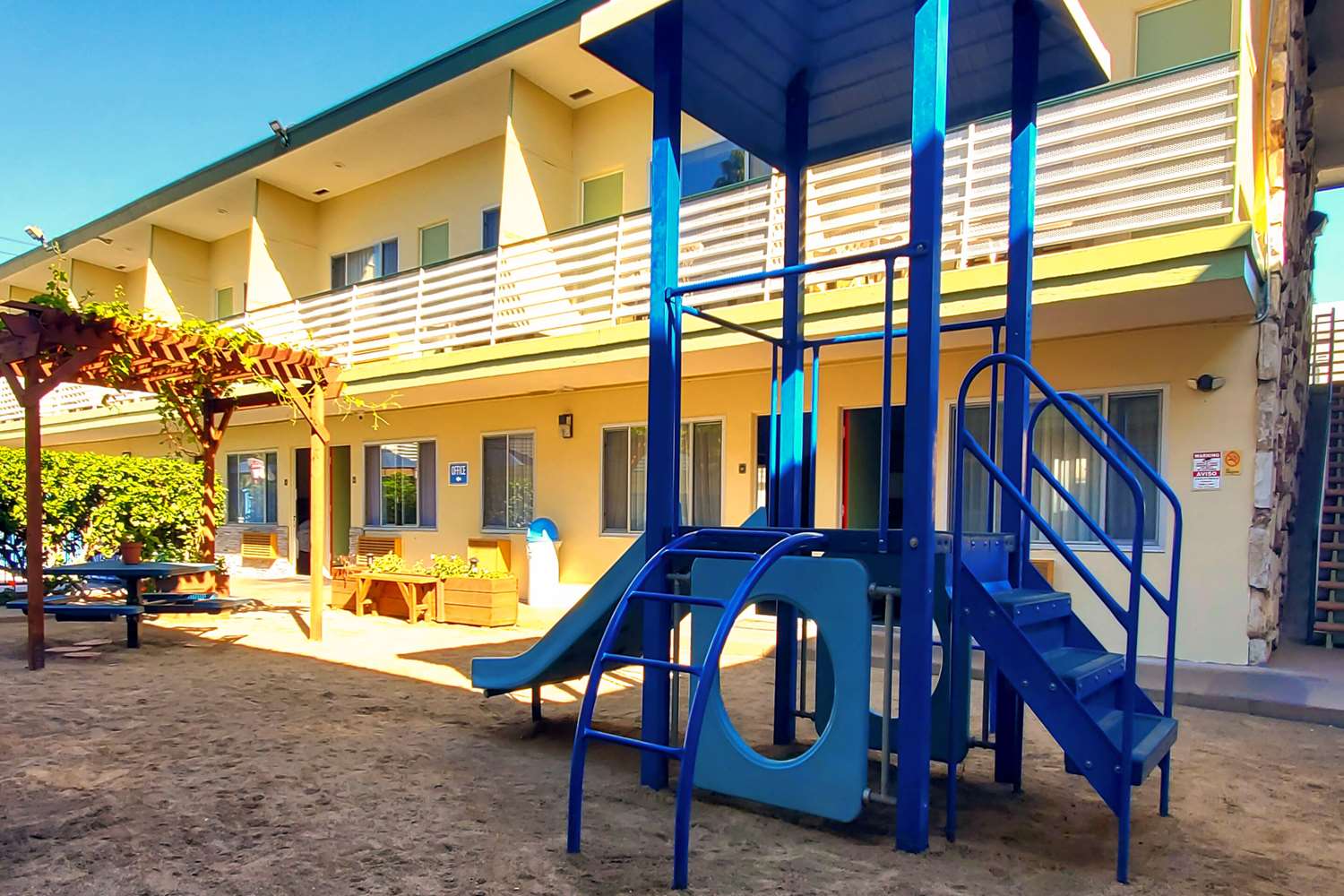 Фото Quality Inn & Suites Anaheim At The Park