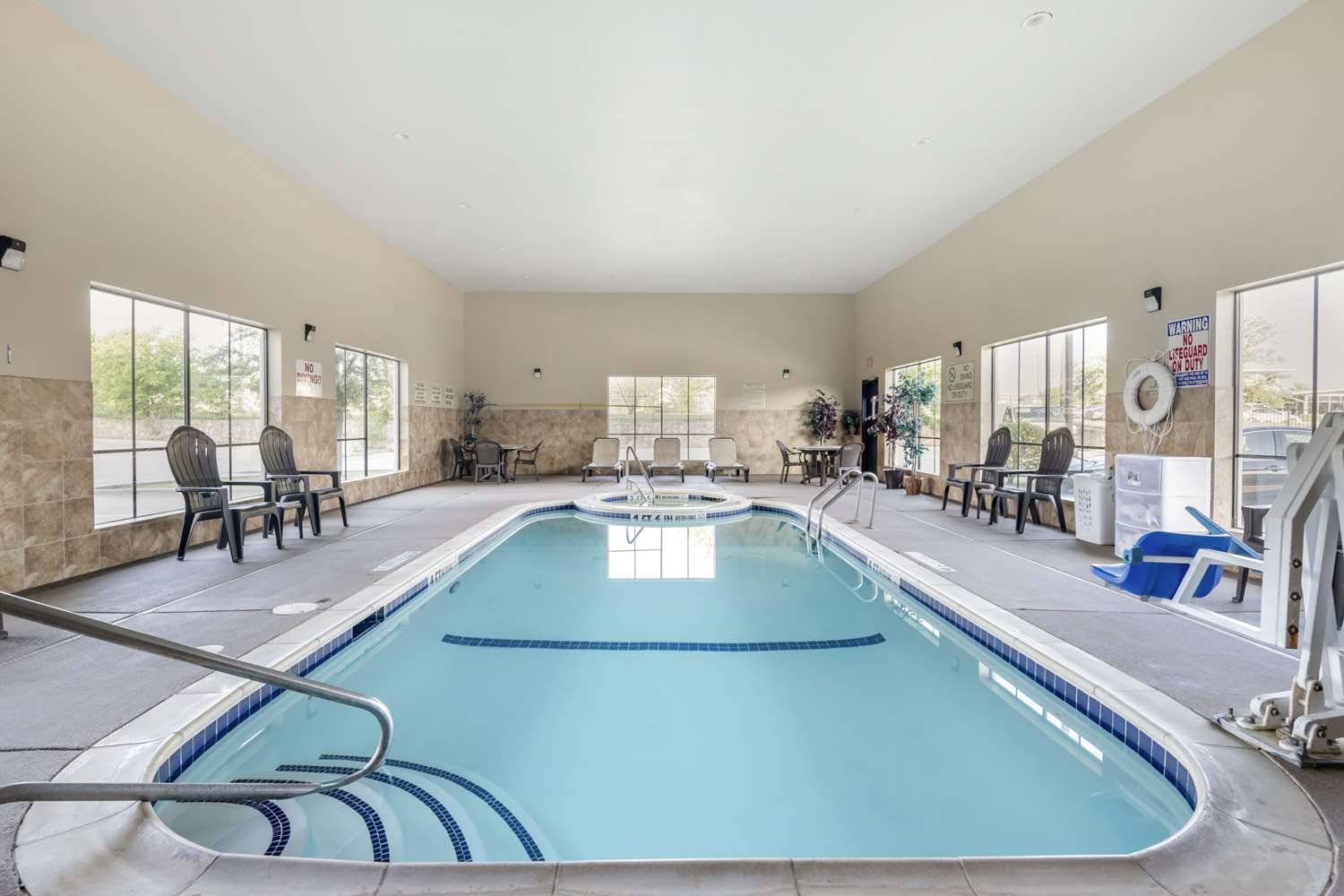 Фото Comfort Inn & Suites Fort Worth Fossil Creek