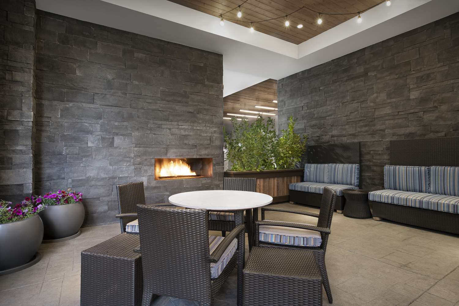 Фото Home2 Suites by Hilton Eugene Downtown University Area