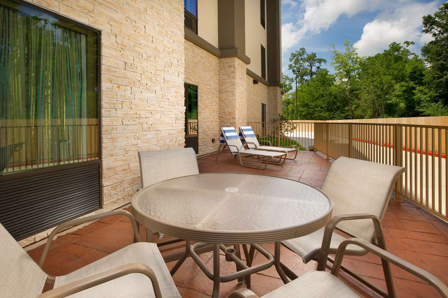 Фото Hampton Inn Lake Charles