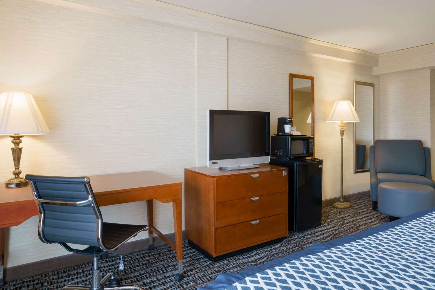 Фото Baymont by Wyndham Bremerton Wa