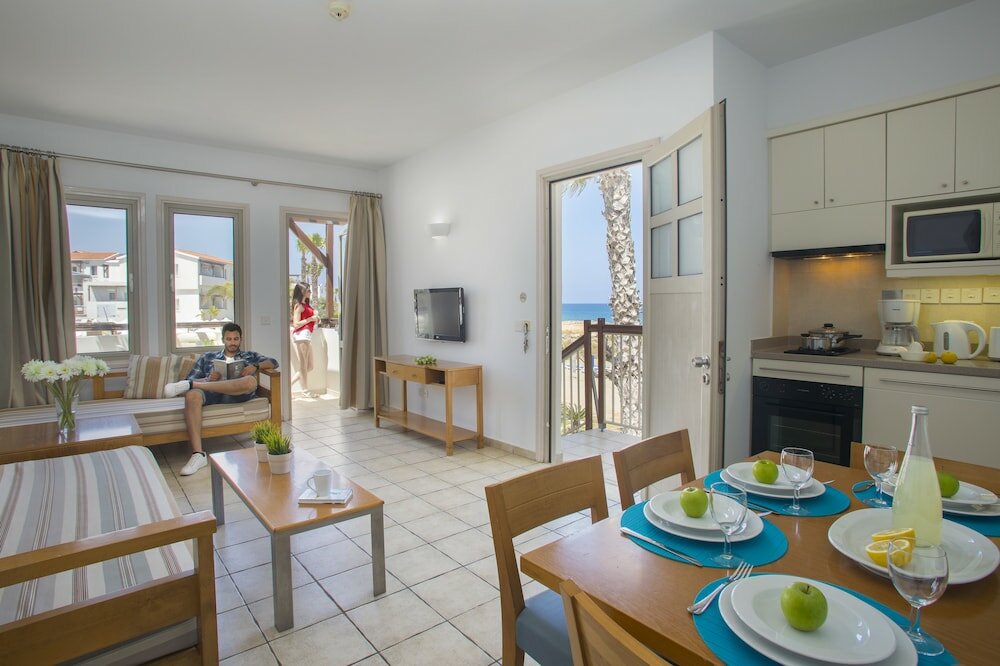 Фото Louis Althea Beach Hotel