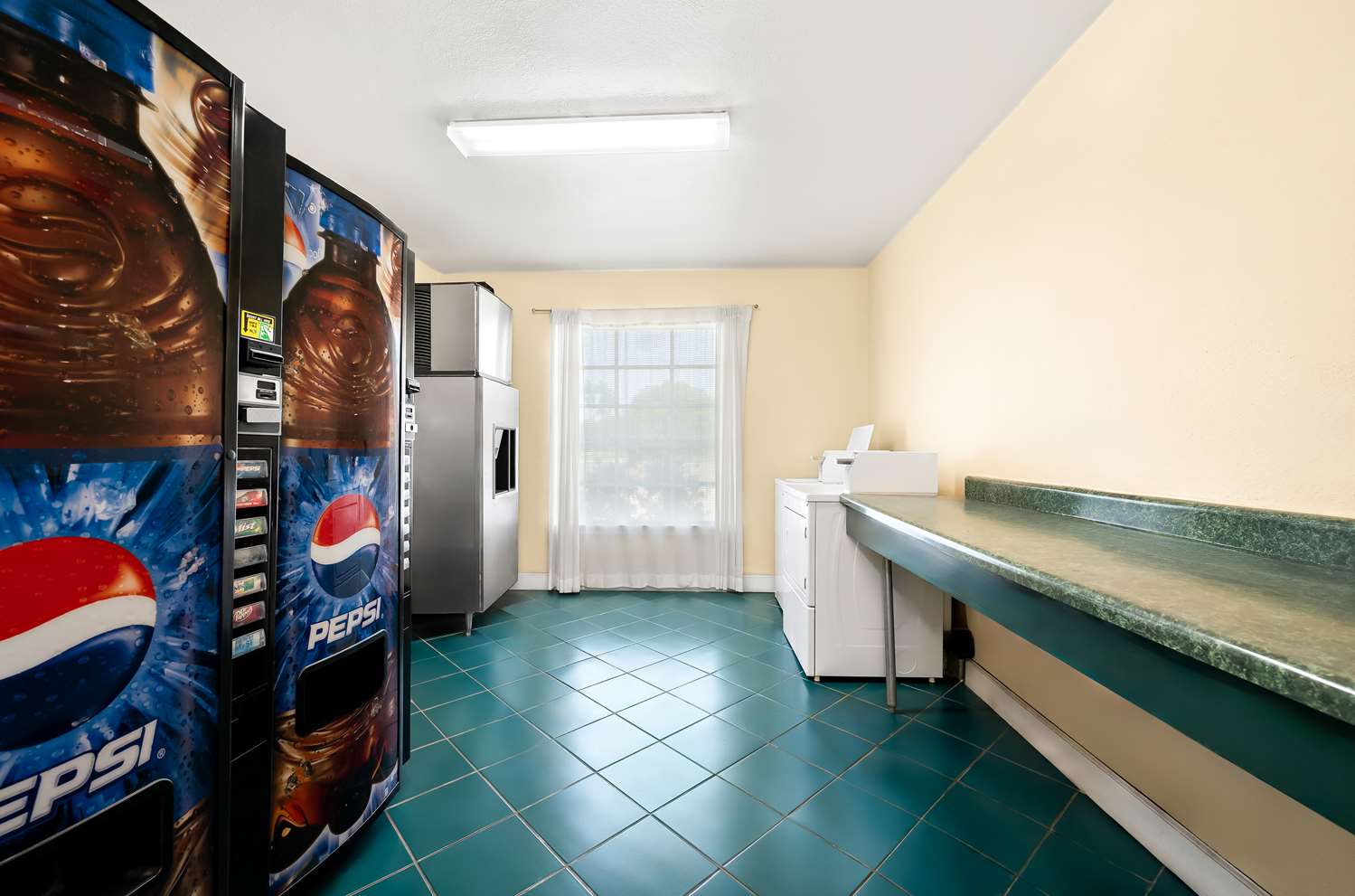 Фото Americas Best Value Inn Historic Clewiston Inn