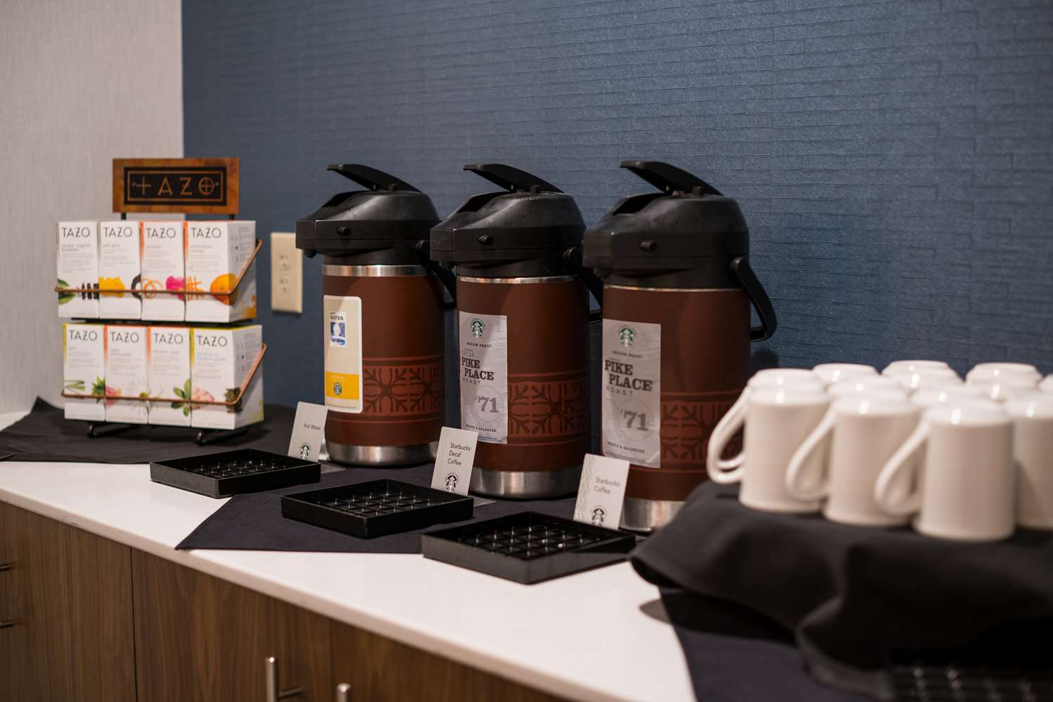 Фото Embassy Suites by Hilton Austin Central