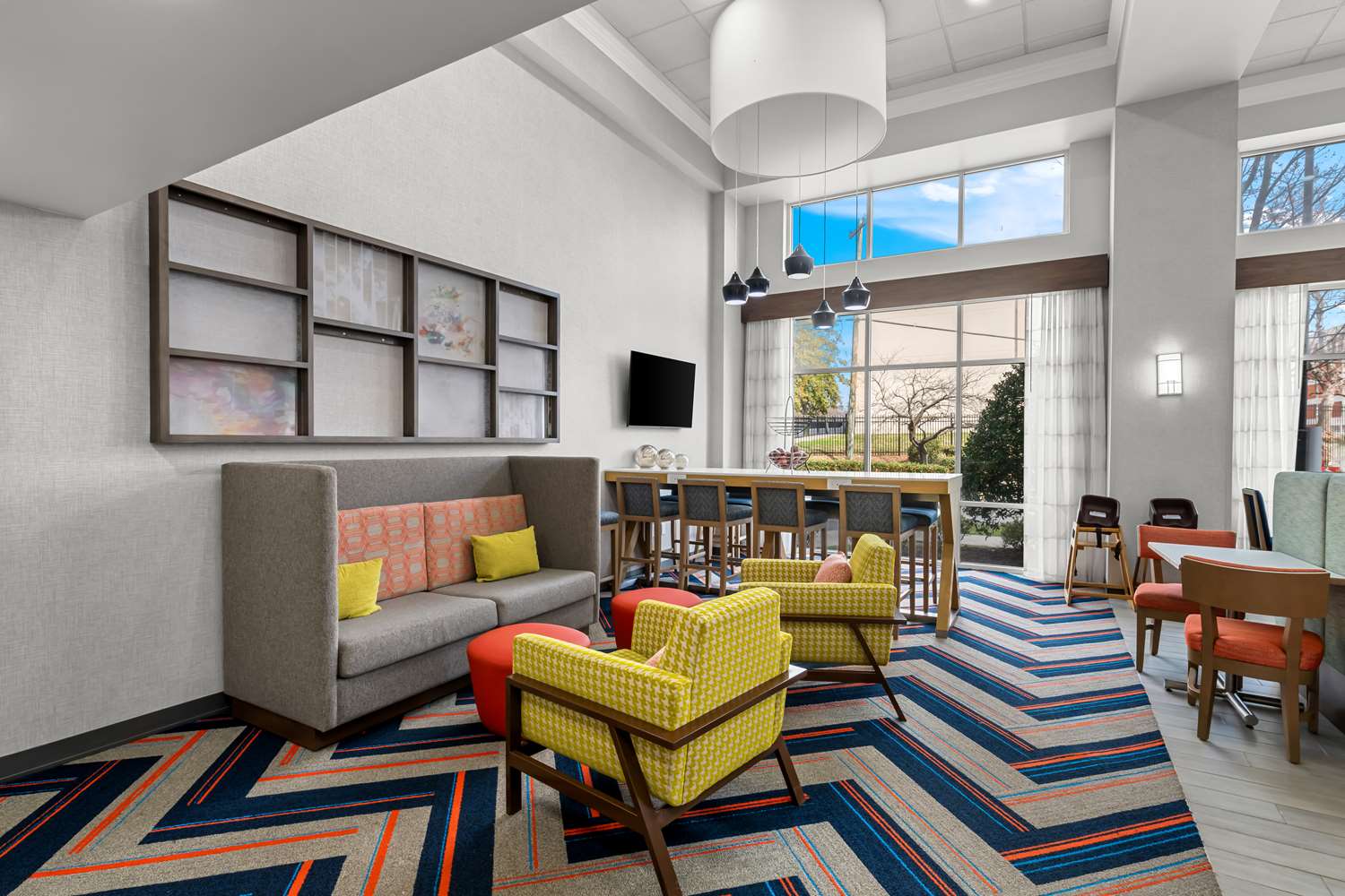 Фото Hampton Inn & Suites Charlotte Airport