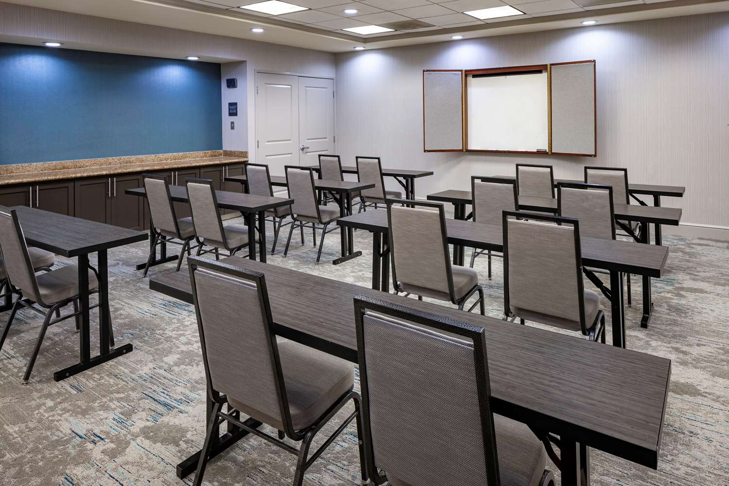 Фото Hilton Garden Inn San Diego/Rancho Bernardo