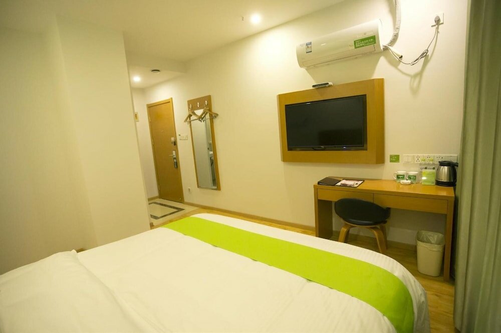 Фото Vatica Shanghai Jiading District Anting Metro Station Volkswagen Factory Hotel